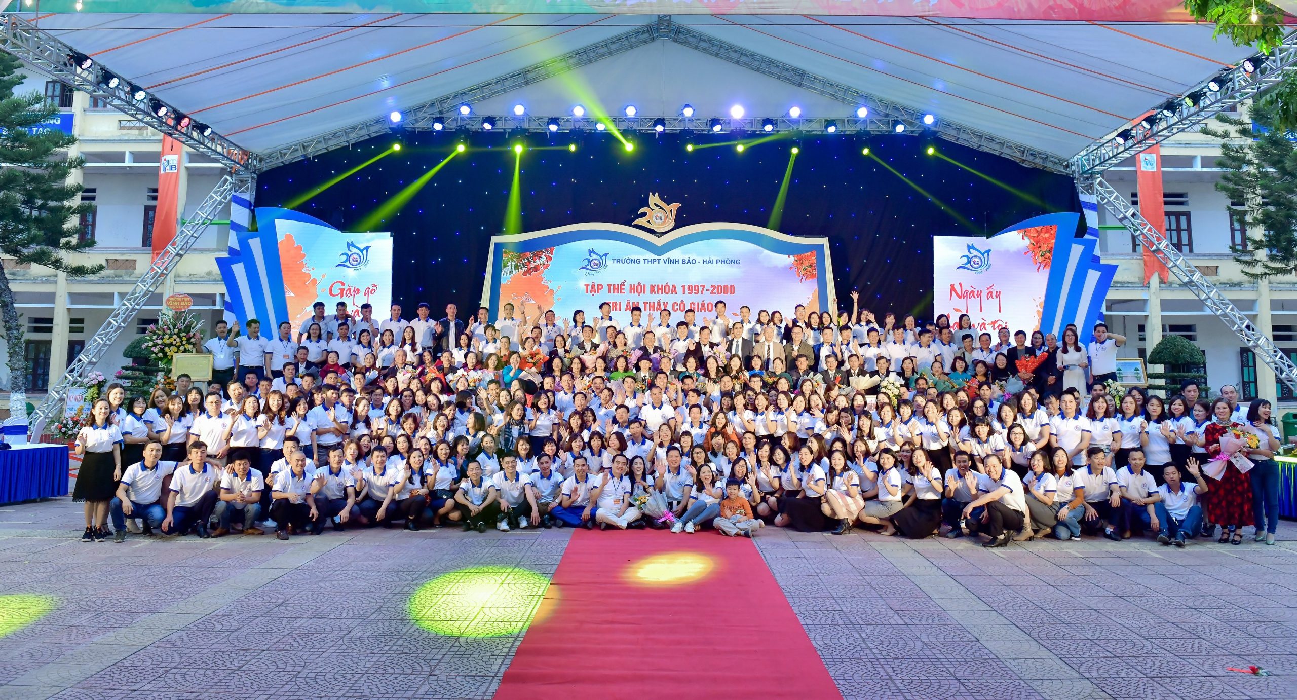 ỷ niệm 20 năm ngày ra trường - Background hội khóa 20 năm ngày ra trường - tổ chức sự kiện Hải Phòng